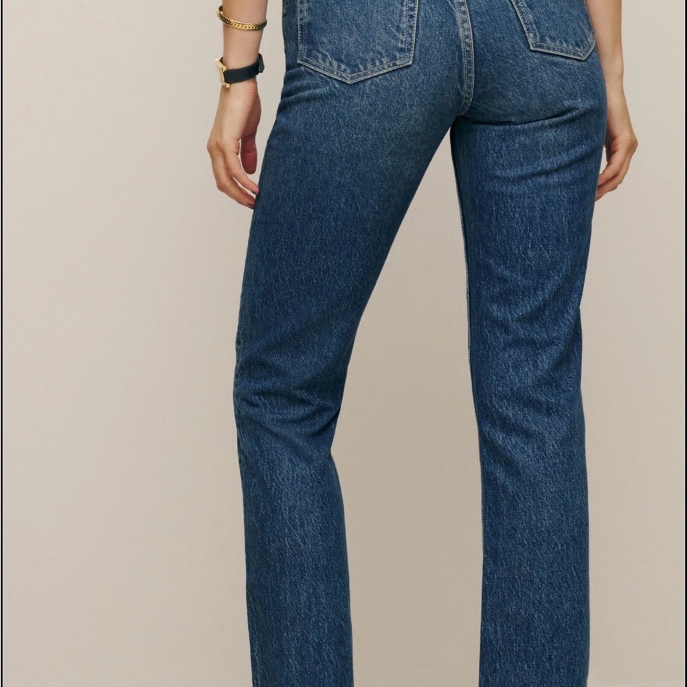 Reformation High-Rise Straight Jeans in Dark Blue Wash - Picture 4 of 11